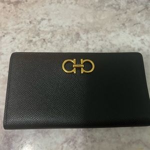 Barely Used Salvatore Ferragamo wallet